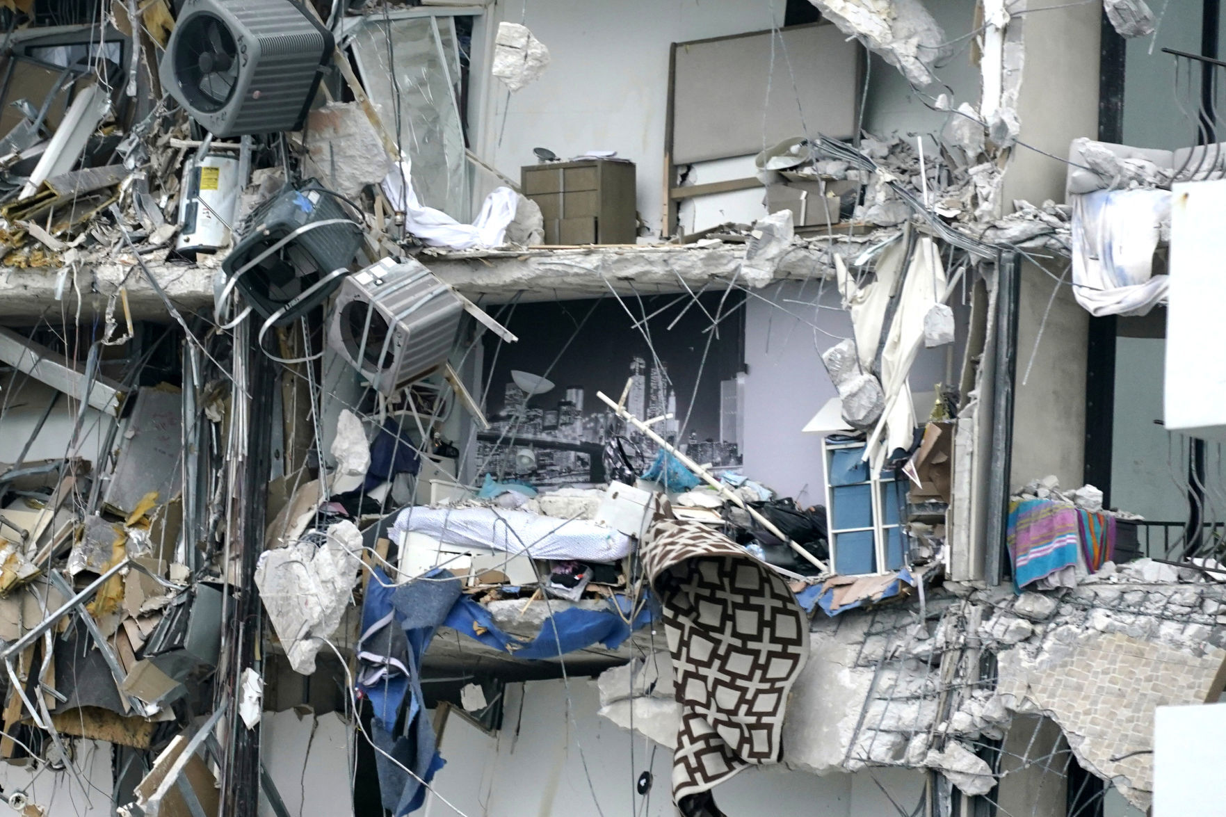 APTOPIX Building Collapse Miami